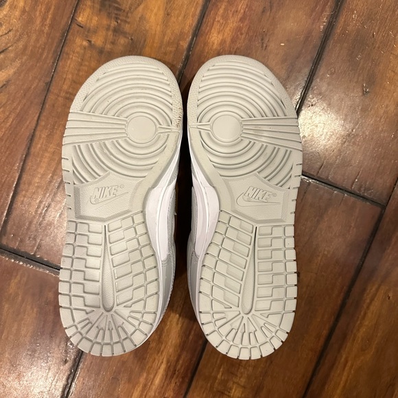 Nike dunks low…grey fog…run big - Picture 4 of 4